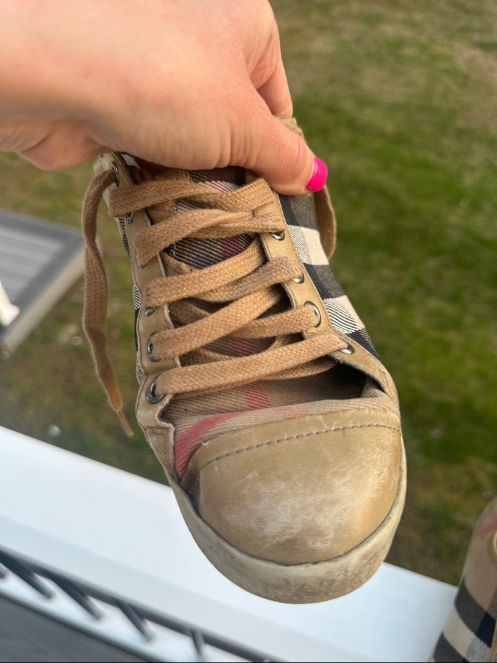 Burberry Vintage House Check Pattern Sneakers - Picture 15 of 16